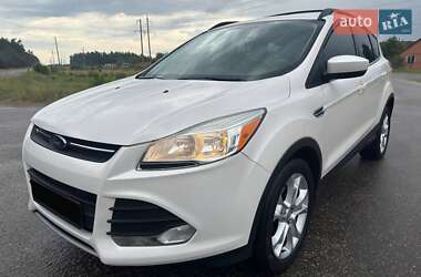 Позашляховик / Кросовер Ford Escape 2013 в 