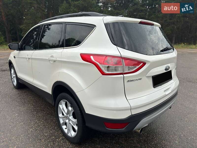 Внедорожник / Кроссовер Ford Escape 2013 в Ахтырке