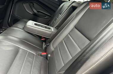Позашляховик / Кросовер Ford Escape 2013 в 