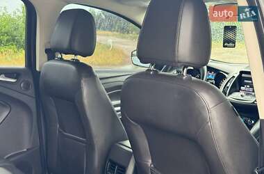 Позашляховик / Кросовер Ford Escape 2013 в 