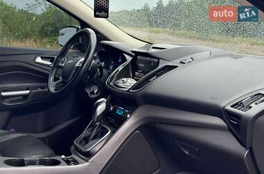 Позашляховик / Кросовер Ford Escape 2013 в 