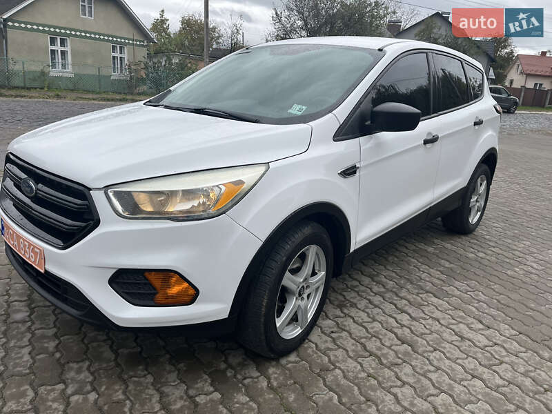Внедорожник / Кроссовер Ford Escape 2017 в 