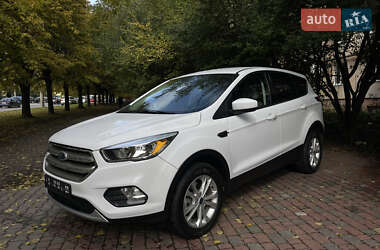 Позашляховик / Кросовер Ford Escape 2016 в  фото 4 Позашляховик / Кросовер Ford Escape 2016 в
