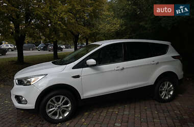 Позашляховик / Кросовер Ford Escape 2016 в  фото 5 Позашляховик / Кросовер Ford Escape 2016 в