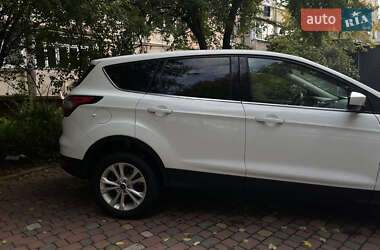 Позашляховик / Кросовер Ford Escape 2016 в  фото 11 Позашляховик / Кросовер Ford Escape 2016 в
