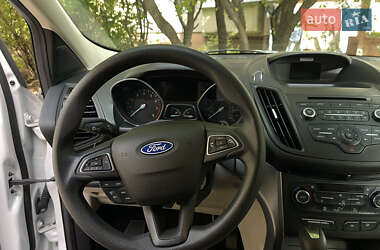 Позашляховик / Кросовер Ford Escape 2016 в  фото 20 Позашляховик / Кросовер Ford Escape 2016 в