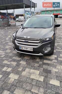 Внедорожник / Кроссовер Ford Escape 2018 в 