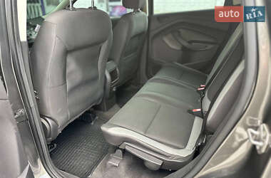 Внедорожник / Кроссовер Ford Escape 2015 в 