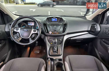 Внедорожник / Кроссовер Ford Escape 2015 в 