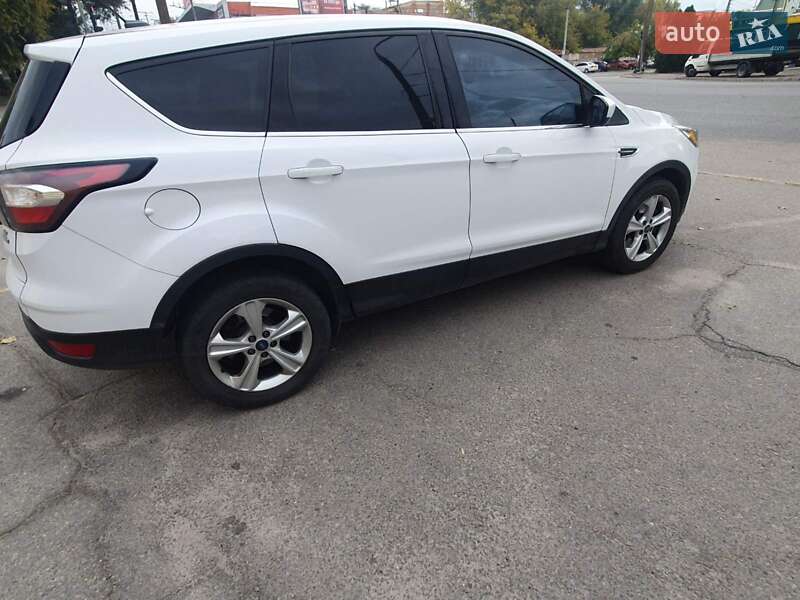 Внедорожник / Кроссовер Ford Escape 2016 в Запорожье