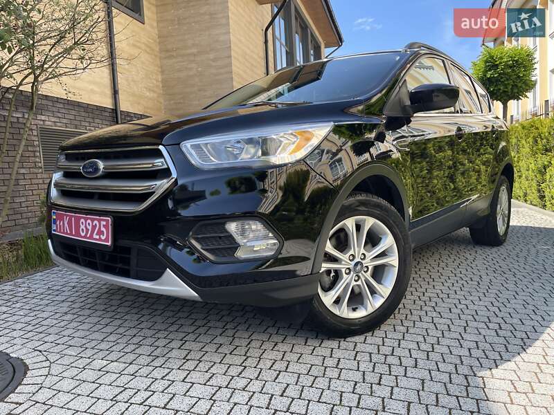 Внедорожник / Кроссовер Ford Escape 2018 в Стрые