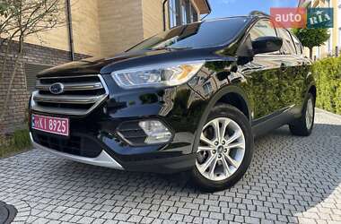 Внедорожник / Кроссовер Ford Escape 2018 в 