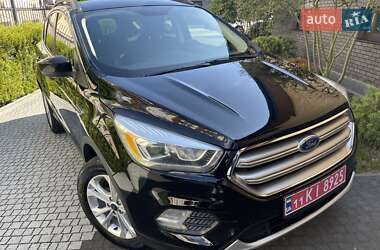 Внедорожник / Кроссовер Ford Escape 2018 в 