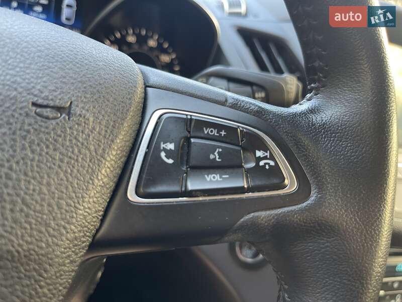 Внедорожник / Кроссовер Ford Escape 2018 в Стрые