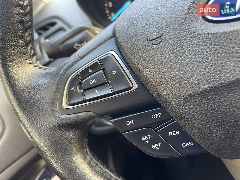 Внедорожник / Кроссовер Ford Escape 2018 в Стрые