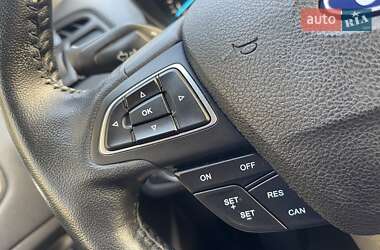 Внедорожник / Кроссовер Ford Escape 2018 в 
