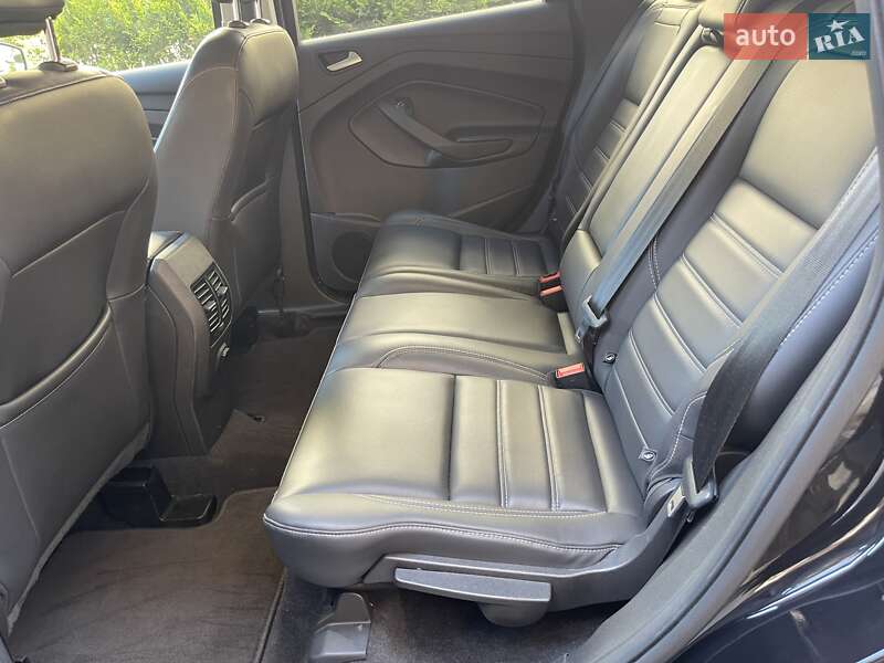 Внедорожник / Кроссовер Ford Escape 2018 в Стрые