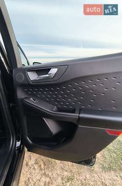 Внедорожник / Кроссовер Ford Escape 2020 в 