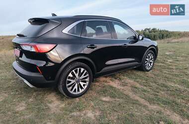 Внедорожник / Кроссовер Ford Escape 2020 в 