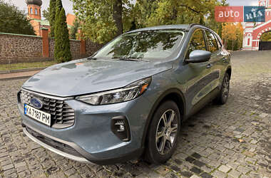 Внедорожник / Кроссовер Ford Escape 2024 в 