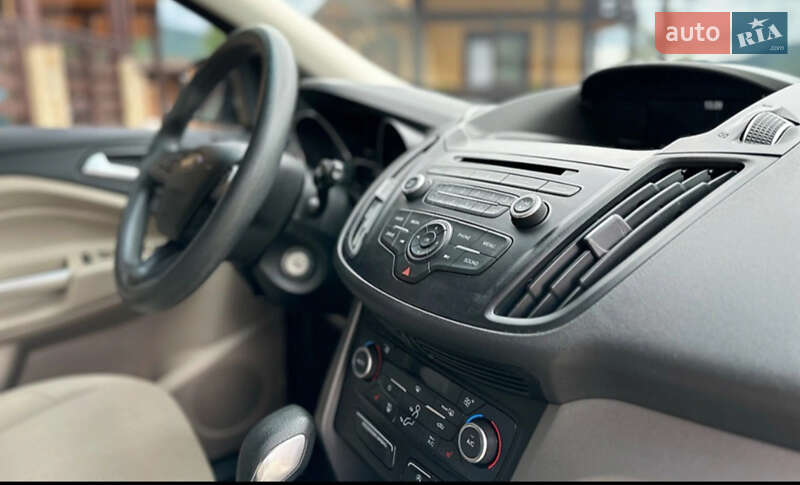 Внедорожник / Кроссовер Ford Escape 2018 в Яремче