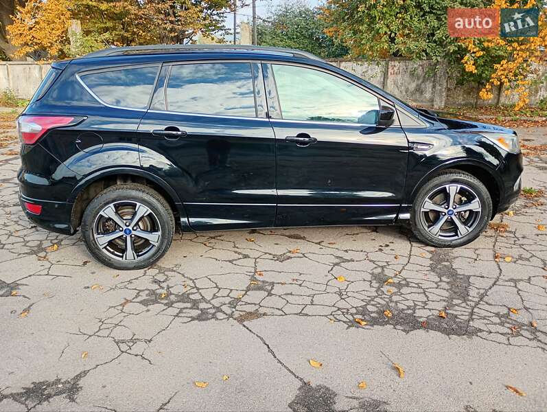 Внедорожник / Кроссовер Ford Escape 2018 в Ровно