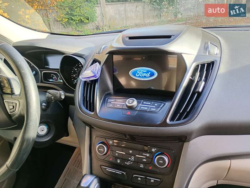 Внедорожник / Кроссовер Ford Escape 2018 в Ровно