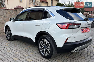 Внедорожник / Кроссовер Ford Escape 2020 в 
