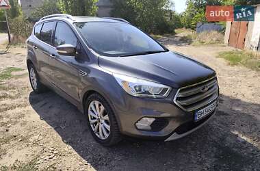 Внедорожник / Кроссовер Ford Escape 2017 в 