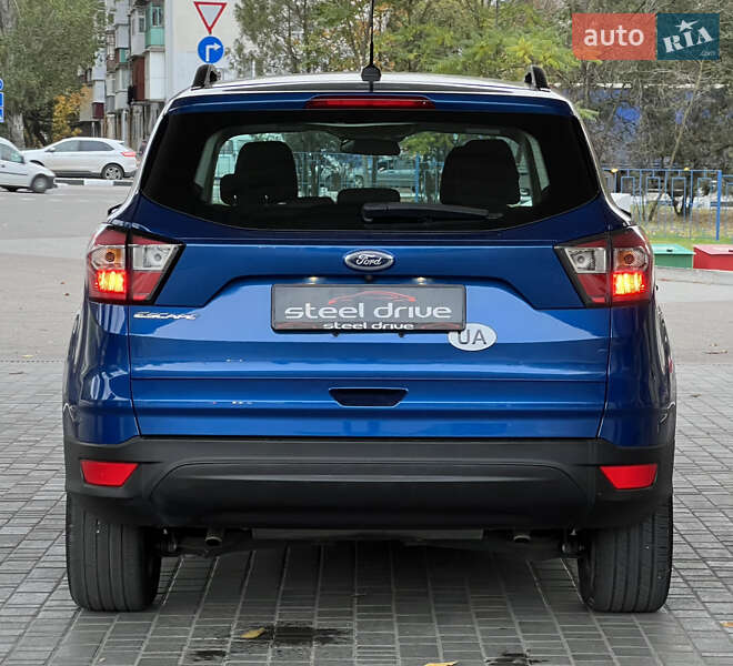 Внедорожник / Кроссовер Ford Escape 2016 в Николаеве
