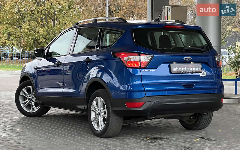 Внедорожник / Кроссовер Ford Escape 2016 в Николаеве
