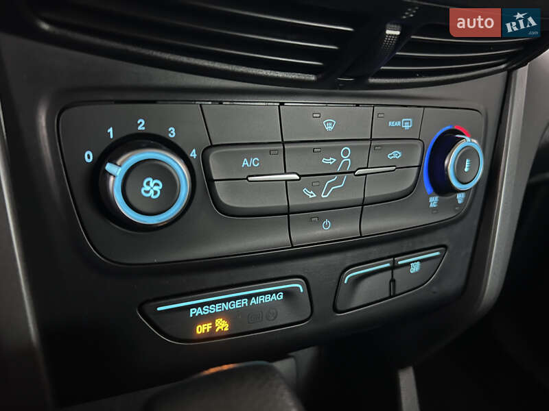 Внедорожник / Кроссовер Ford Escape 2016 в Николаеве