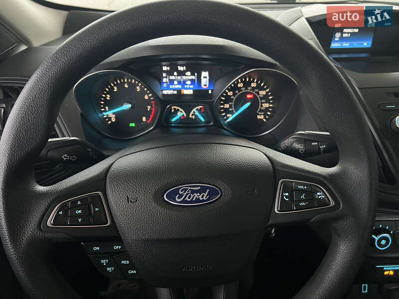 Внедорожник / Кроссовер Ford Escape 2016 в Николаеве