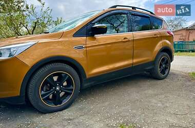 Позашляховик / Кросовер Ford Escape 2016 в 