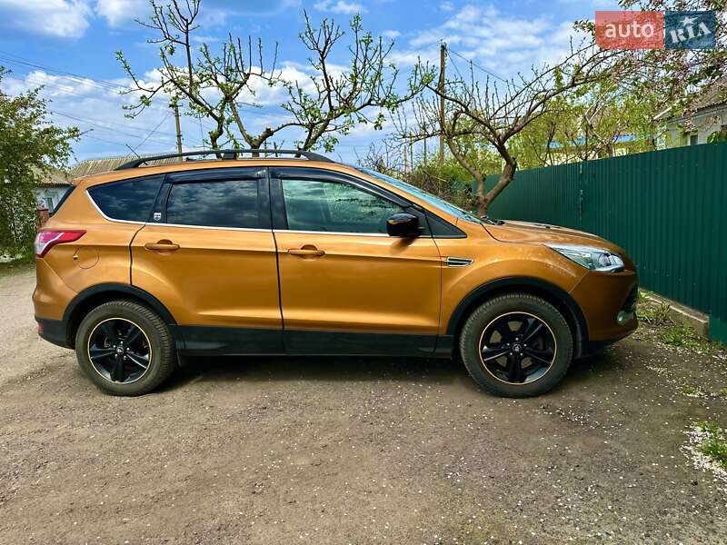 Внедорожник / Кроссовер Ford Escape 2016 в Диканьке