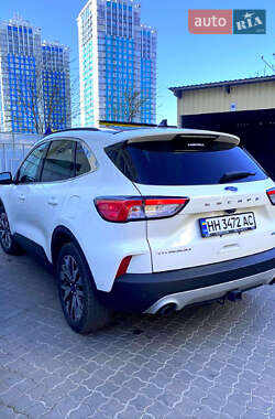 Внедорожник / Кроссовер Ford Escape 2019 в 