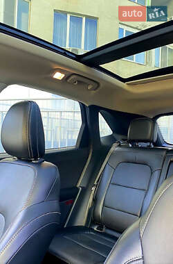 Внедорожник / Кроссовер Ford Escape 2019 в 