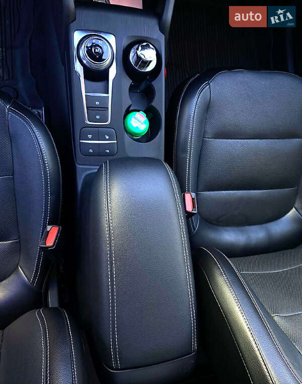 Внедорожник / Кроссовер Ford Escape 2019 в Киеве