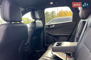 Позашляховик / Кросовер Ford Escape 2023 в 