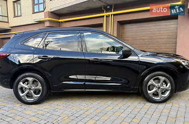Позашляховик / Кросовер Ford Escape 2024 в 