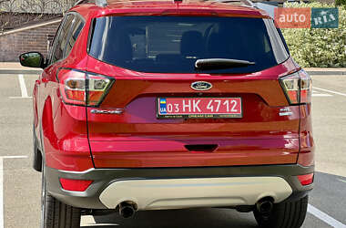 Позашляховик / Кросовер Ford Escape 2018 в 
