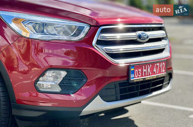 Позашляховик / Кросовер Ford Escape 2018 в 