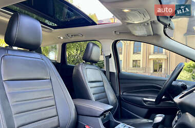 Позашляховик / Кросовер Ford Escape 2018 в 