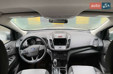 Внедорожник / Кроссовер Ford Escape 2019 в 