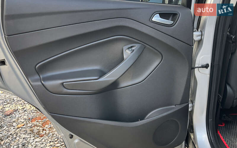 Внедорожник / Кроссовер Ford Escape 2016 в Коломые