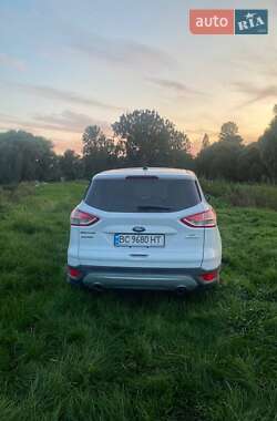 Позашляховик / Кросовер Ford Escape 2014 в  фото 5 Позашляховик / Кросовер Ford Escape 2014 в