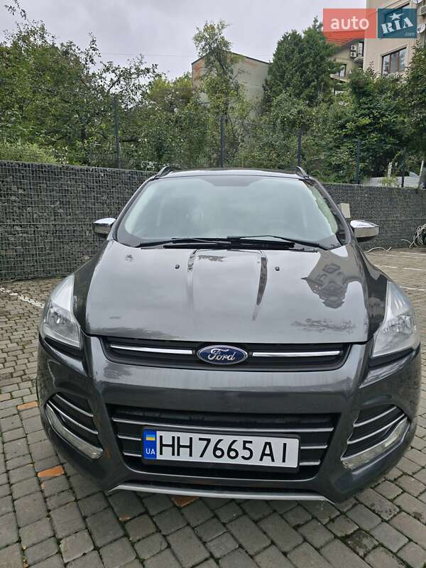 Позашляховик / Кросовер Ford Escape 2016 в 