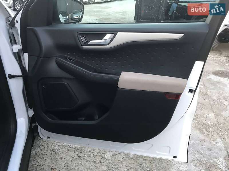 Внедорожник / Кроссовер Ford Escape 2019 в Львове