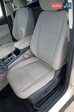 Внедорожник / Кроссовер Ford Escape 2017 в 