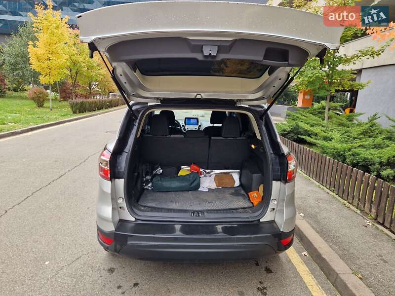Позашляховик / Кросовер Ford Escape 2017 в Києві фото 12 Позашляховик / Кросовер Ford Escape 2017 в Києві